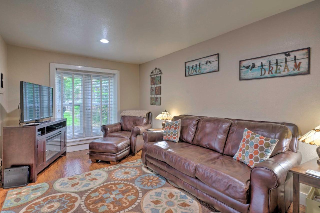 Creekside Home With Patio, Walk To Manitou Incline! 마니투 스프링스 외부 사진