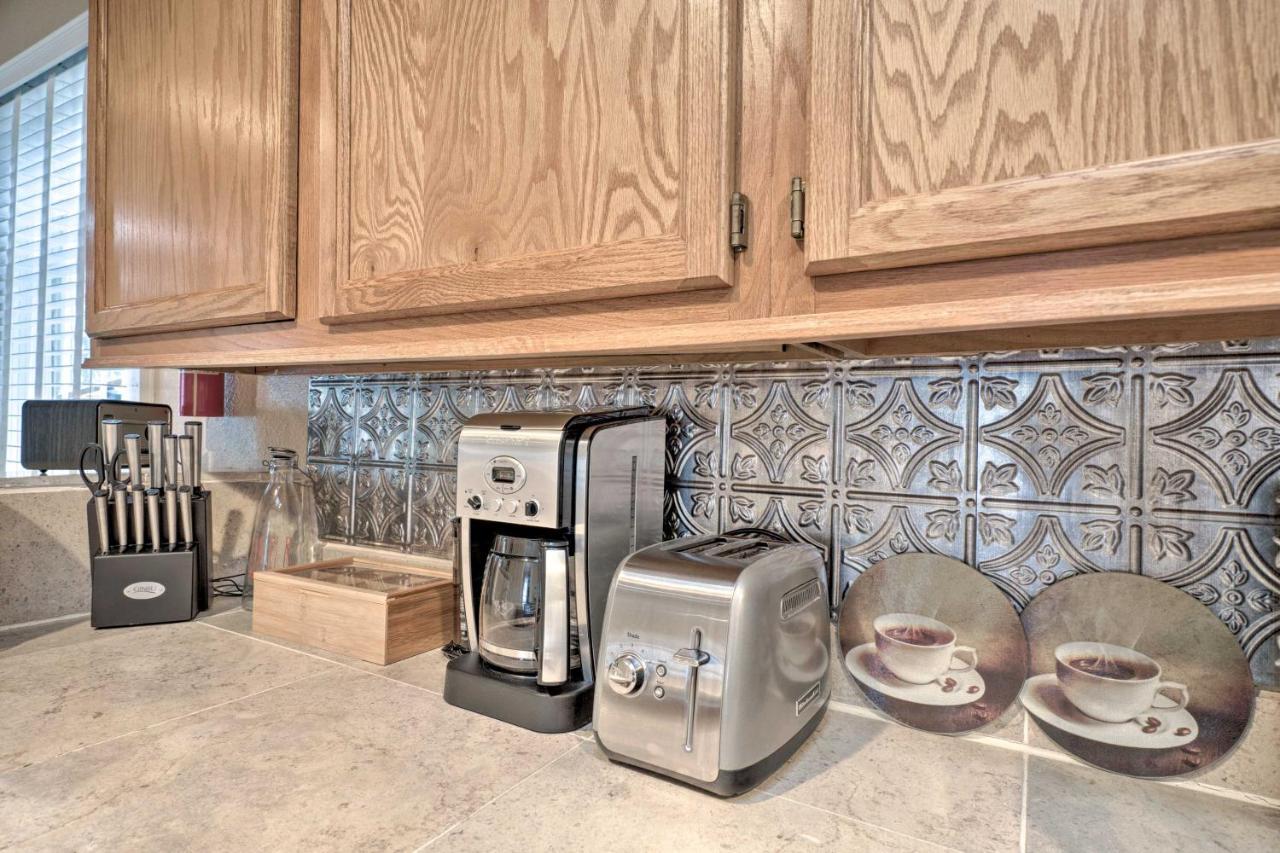 Creekside Home With Patio, Walk To Manitou Incline! 마니투 스프링스 외부 사진