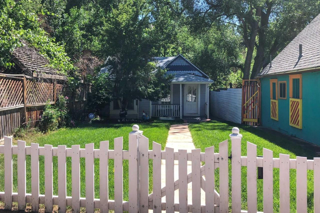 Creekside Home With Patio, Walk To Manitou Incline! 마니투 스프링스 외부 사진