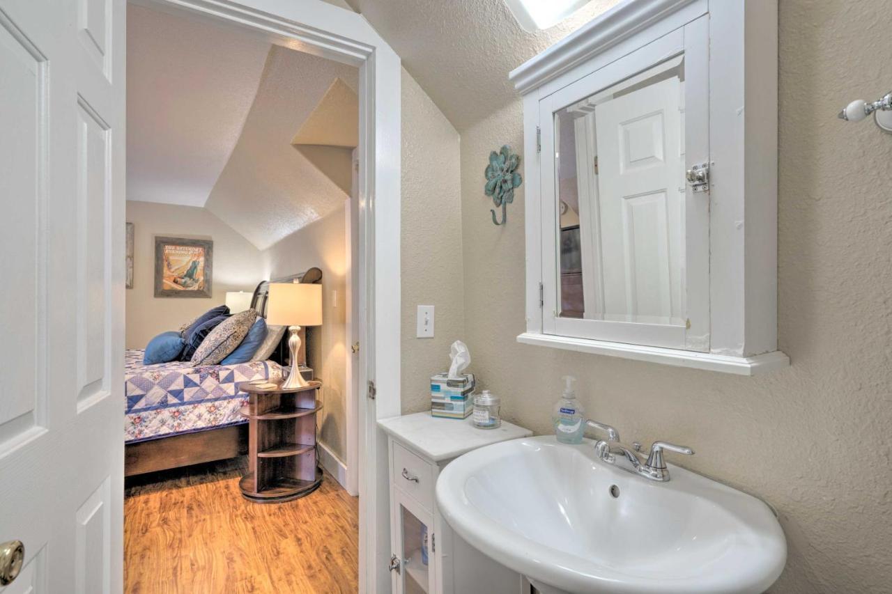 Creekside Home With Patio, Walk To Manitou Incline! 마니투 스프링스 외부 사진